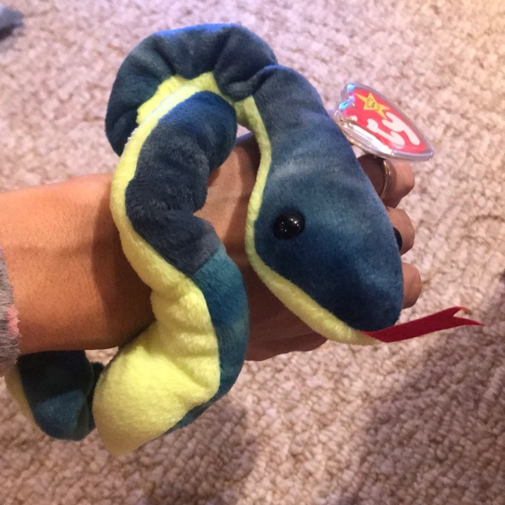 1997 Retired Beanie Babies Hissy the Snake